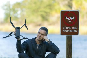 Operador con Dron. Guía Completa sobre la Normativa de Drones en España 2024